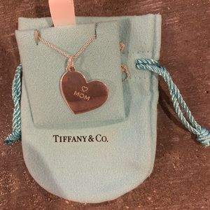 Tiffany’s mom pendant and chain